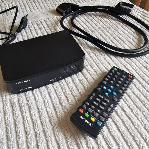 Optimuss TV decoder like new with remote and SCART