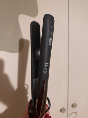 Izzy ceramic hair straightener like new with swivel cord
