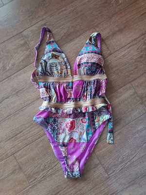 Women's one-piece swimsuit used, sizes S and M