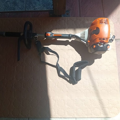 Stihl Kombi KM 90 R professional set like new with 3 attachments and accessories