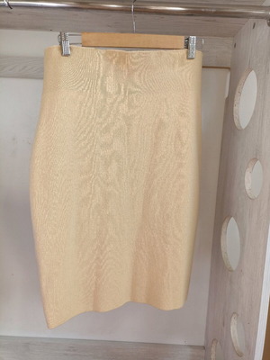 Fabiana Filippi women's beige skirt like new, size L