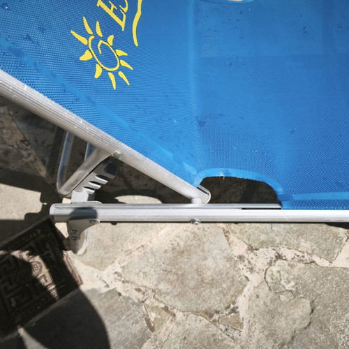 Escape beach sunbed like new with cushion