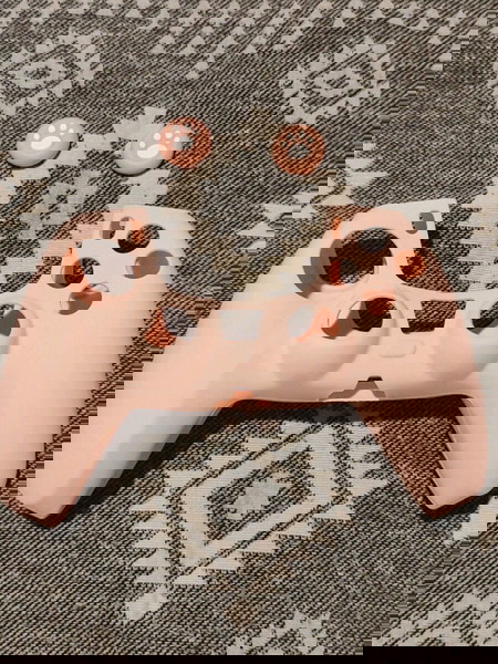 Θήκη σιλικόνης Ροζ με thumbs grip για controller PS5