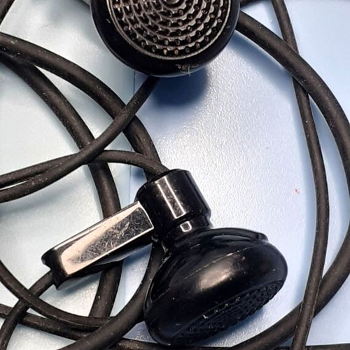 LG FastPort wired headphones used for old mobile phones