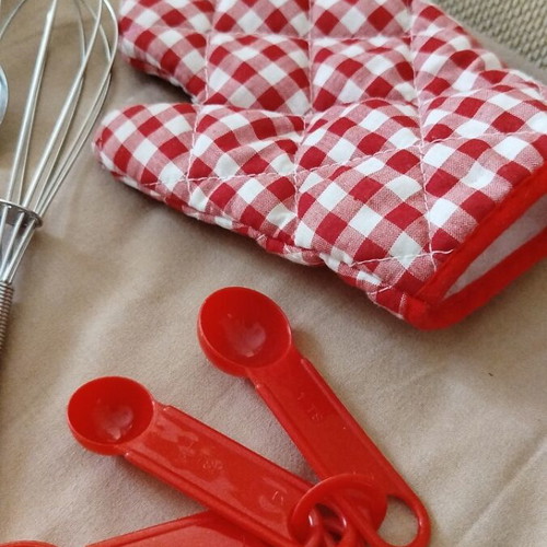 Kitchen set for small housekeepers like new