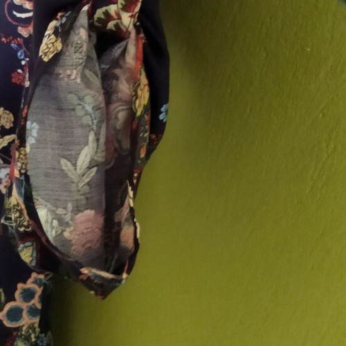 Printed tunic size M like new, blue multicolor