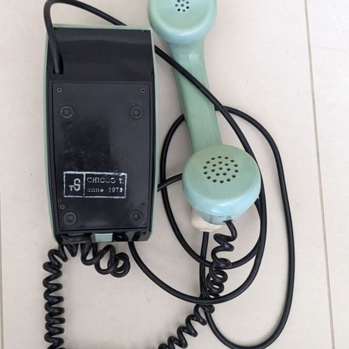 Safnat Milano vintage telephone used, bakelite turquoise 1979