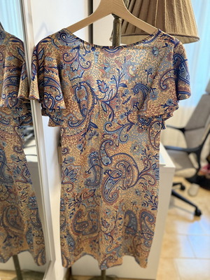 Chicard dress with paisley print size Small like new