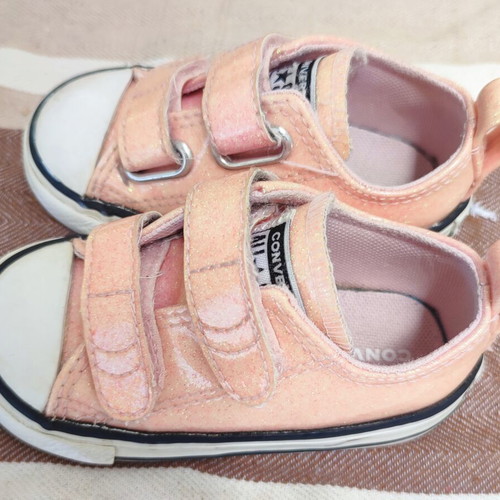 Converse kids sneakers size 21 like new