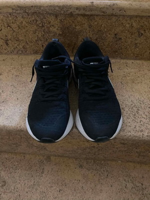 Nike React Flyknit sneakers size 44 like new, black