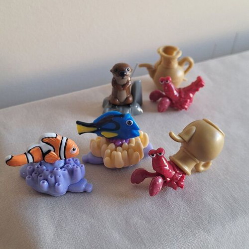 Set of 5 Finding Dory Disney Pixar Kinder Surprise figures like new
