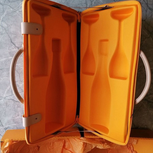 Veuve Clicquot City Traveller champagne bag used with box 2012