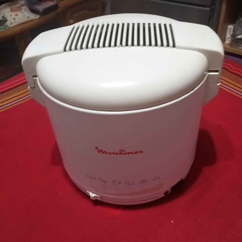 Moulinex deep fryer like new, 3L oil capacity, 2000W