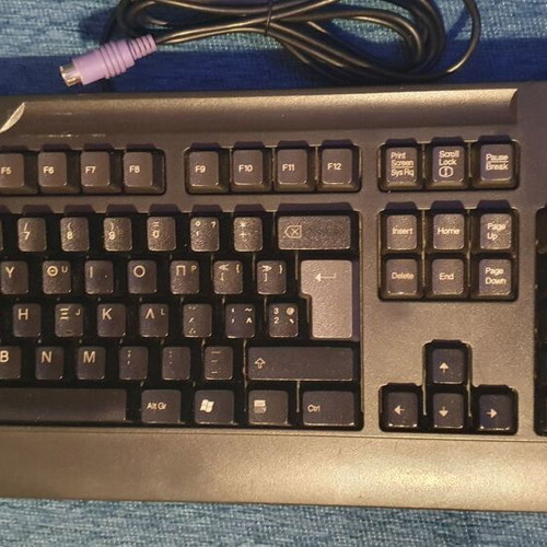 IBM keyboard like new with numpad and Greek characters