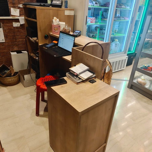 Cashier desk like new for grocery stores and mini markets