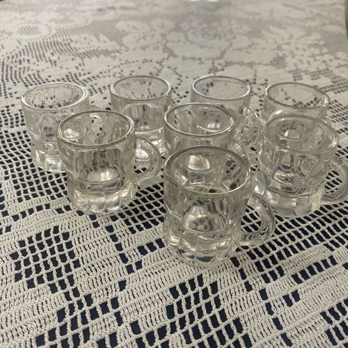 Set of 8 raki glasses like new with handle