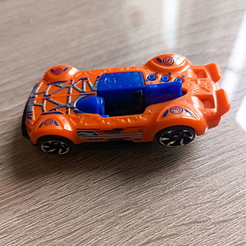 Hot Wheels Monteracer Mattel 2015 like new