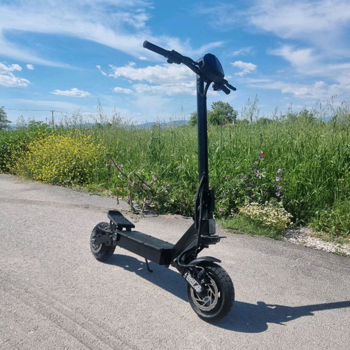 Kukirin G2 custom electric scooter used with 2700 km and many extras