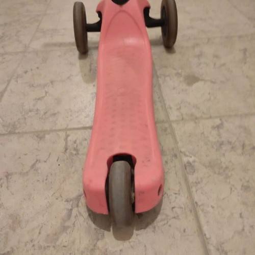 Globber 3-Wheel Scooter used with missing parts
