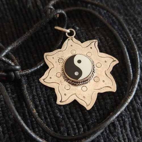 Silver 925 pendant used with Ying Yang on leather cord