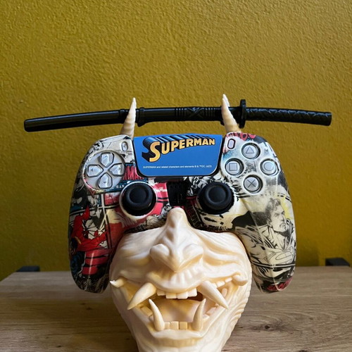 Oni Mask Controller Stand with Katana for PS5 and Xbox new