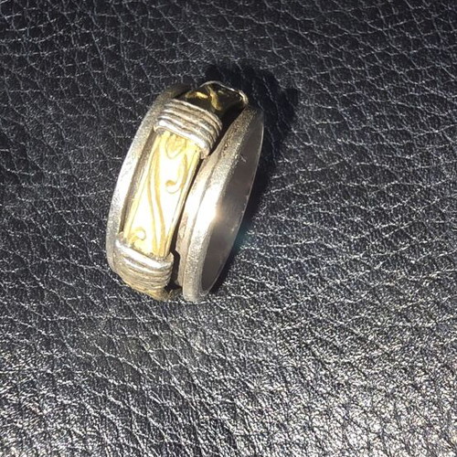 Silver women's ring like new