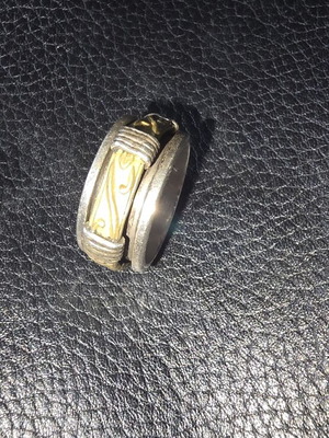 Silver women's ring like new