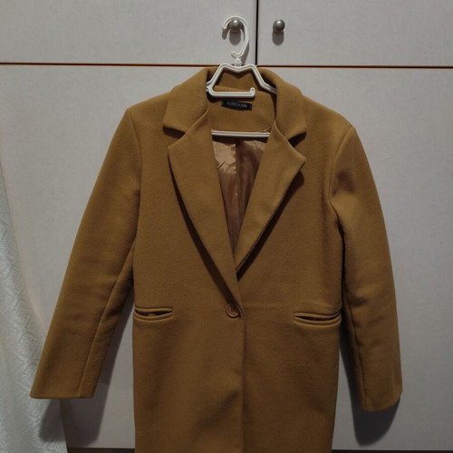 Camel short coat like new, size M, 100% polyester