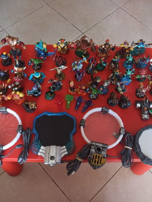 Skyladers full pack used with 3 wired and 1 wireless bases, 50 soldiers