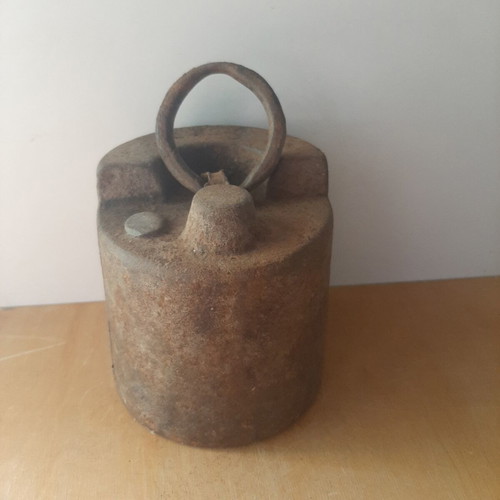 Cast Iron 5-Kilogram Weight for Scale used, vintage patina