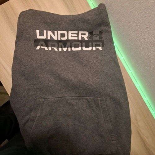 Under Armour sweatshirt used, gray, size M