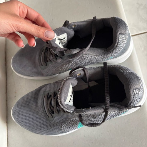 Nike Revolution 3 athletic shoes used, size 40, gray and turquoise