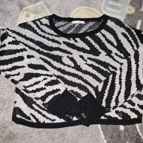Gaudi sweater white and black like new