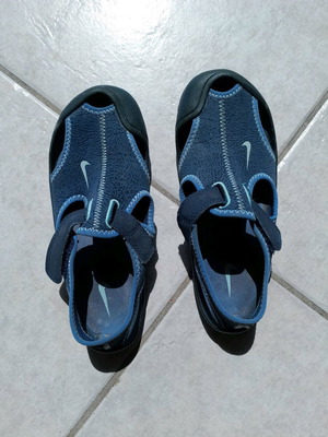 Nike summer sandals used, blue, adjustable with velcro