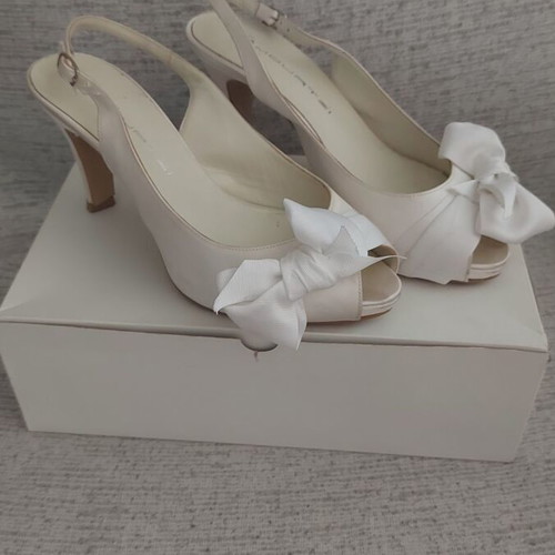 Mourtzi white wedding heels size 38 used