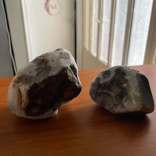 Set of 2 natural flint stones new