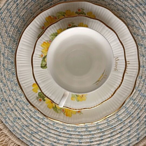 Handmade placemats new, set of 2 with fringes 38 cm diameter