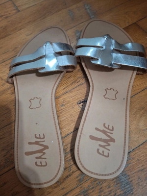 Envie silver leather sandals size 37 new