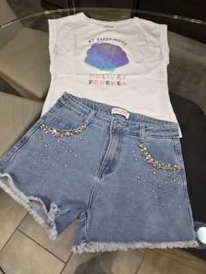 Girls' set with strass, like new, T-shirt and denim shorts