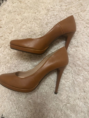 Stefania brown leather pumps like new, size 37