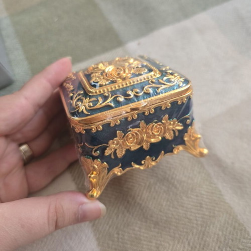 Luxury jewelry box