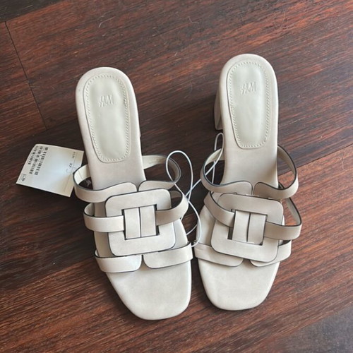 H&M sandals new, gray beige, size 37, medium thick heel