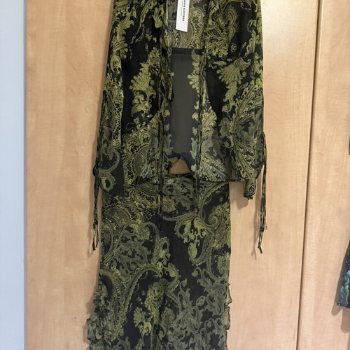 Vassia Kostara set with paisley pattern, black and olive green
