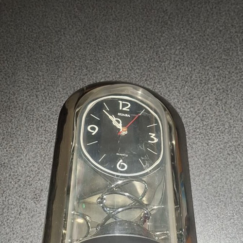Hua Ba Quartz Table Clock like new with rotating pendulum