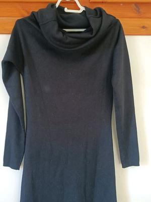 Stefanel wool dress with large turned collar, like new, black