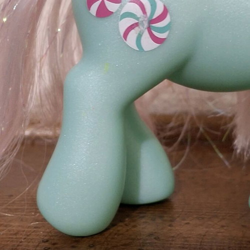 My Little Pony Minty G3 2006 Christmas Winter collectible figure like new
