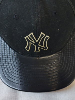New Era 9FIFTY New York Yankees hat like new, black