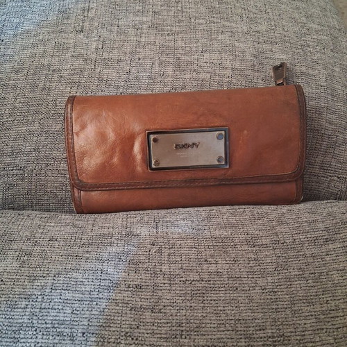 DKNY Leather Wallet Brown like new vintage distressed look