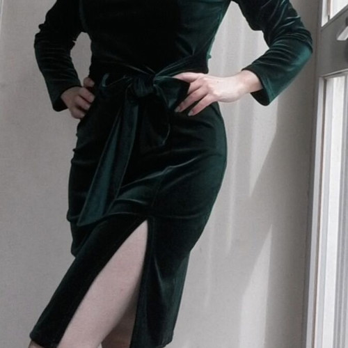 Velvet dress Decoro green size M, new with belt and side slit