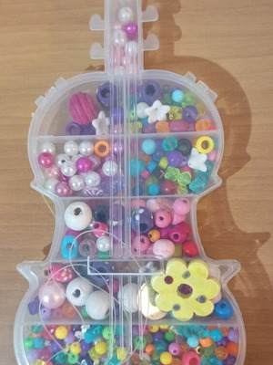 Craft kit with assorted beads and box for children's jewelry
